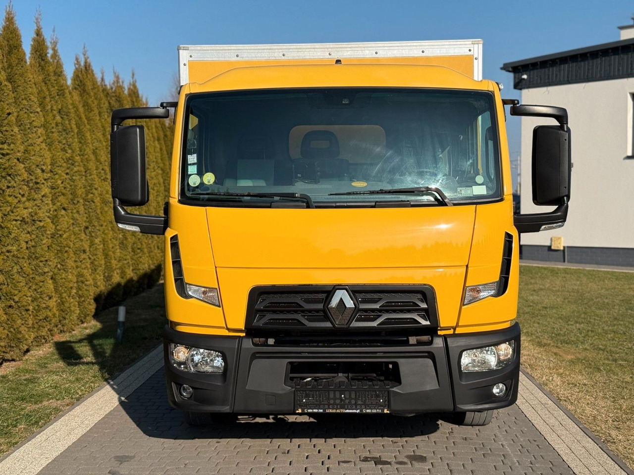 Renault D 7.5 AUTOMATIC BOX - Комбе фургон: слика 2 Renault D 7.5 AUTOMATIC BOX - Комбе фургон: слика 2