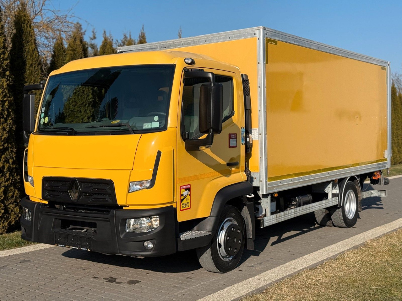 Renault D 7.5 AUTOMATIC BOX - Комбе фургон: слика 3 Renault D 7.5 AUTOMATIC BOX - Комбе фургон: слика 3