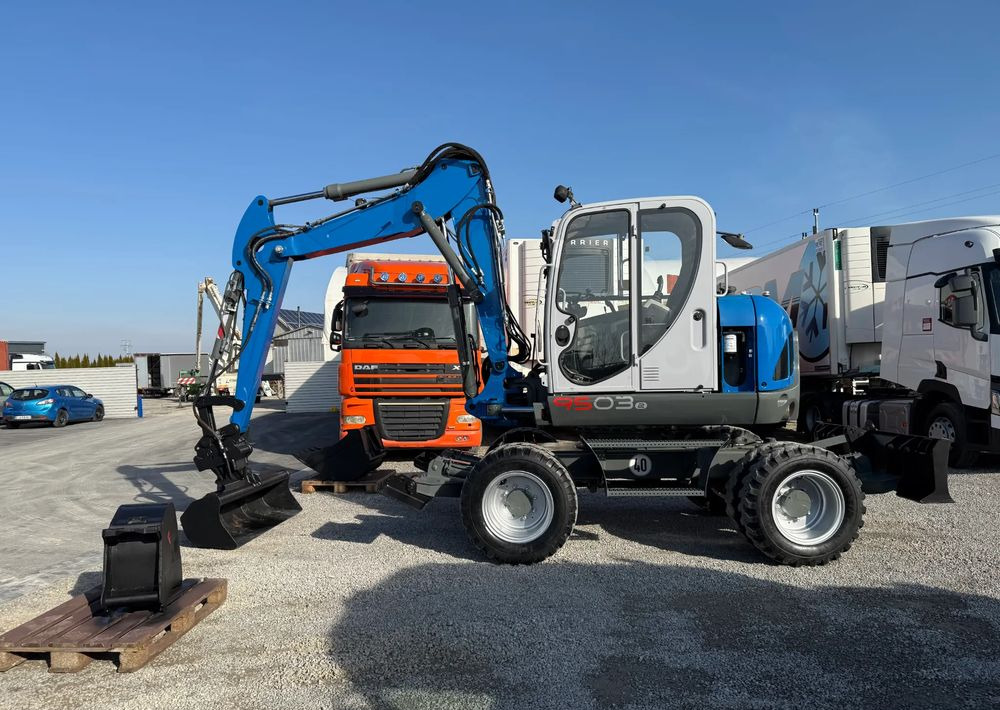 Wacker Neuson 9503-2 TRZY ŁYŻKI - Багер на тркала: слика 4 Wacker Neuson 9503-2 TRZY ŁYŻKI - Багер на тркала: слика 4