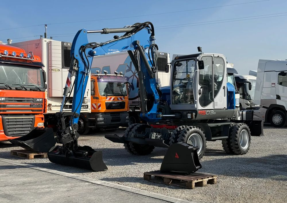 Wacker Neuson 9503-2 TRZY ŁYŻKI - Багер на тркала: слика 1 Wacker Neuson 9503-2 TRZY ŁYŻKI - Багер на тркала: слика 1