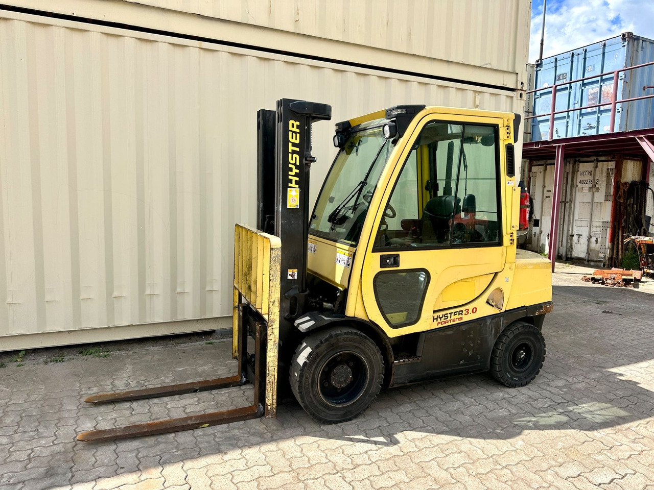 Hyster H3.0FT / Diesel / Triplex / Ex Armee - Дизел вилушкар: слика 1 Hyster H3.0FT / Diesel / Triplex / Ex Armee - Дизел вилушкар: слика 1