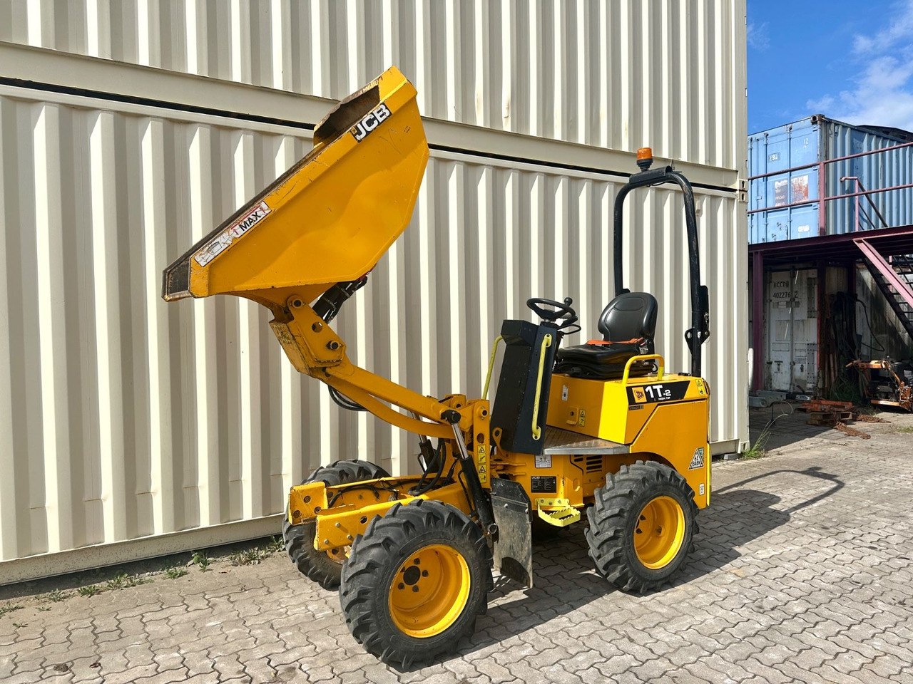 JCB 1T-2 High Tip Dumper, 811 Bh, 1.000 KG - Мини истоварувач: слика 2 JCB 1T-2 High Tip Dumper, 811 Bh, 1.000 KG - Мини истоварувач: слика 2