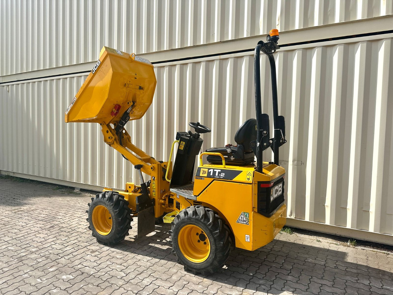 JCB 1T-2 High Tip Dumper, 811 Bh, 1.000 KG - Мини истоварувач: слика 3 JCB 1T-2 High Tip Dumper, 811 Bh, 1.000 KG - Мини истоварувач: слика 3