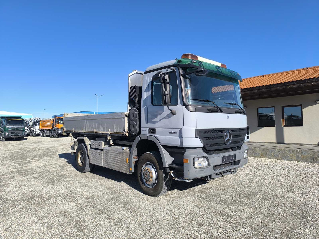 MERCEDES-BENZ Actros 1855 4X4 - Кипер: слика 1 MERCEDES-BENZ Actros 1855 4X4 - Кипер: слика 1