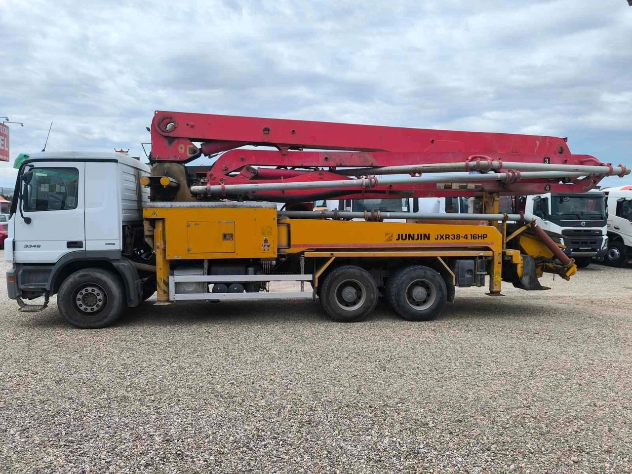 Mercedes-Benz ACTROS 3341 JUNJIN JXR 38-4 - Камион со бетонска пумпа: слика 4 Mercedes-Benz ACTROS 3341 JUNJIN JXR 38-4 - Камион со бетонска пумпа: слика 4