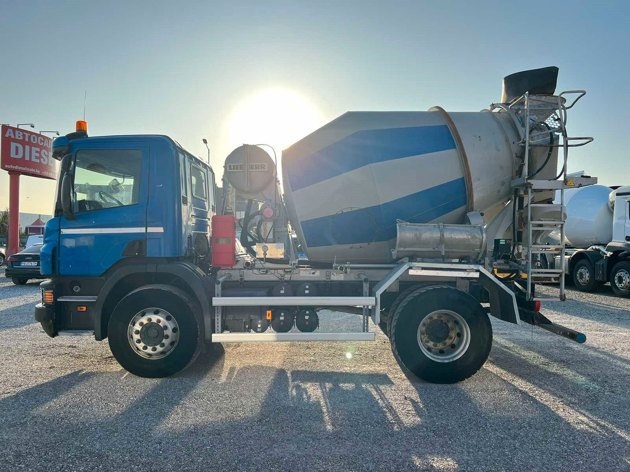 Scania P320 LIEBHERR 4M3 - Камион миксер за бетон: слика 4 Scania P320 LIEBHERR 4M3 - Камион миксер за бетон: слика 4