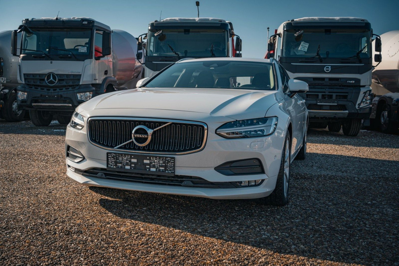 Volvo V90 D4 Momentum 2.0D - Караван: слика 2 Volvo V90 D4 Momentum 2.0D - Караван: слика 2