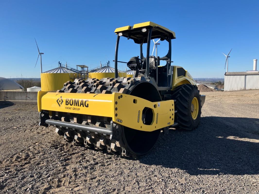 BOMAG DE BW 211 DH-5 Stage IV/TIER4f - Компактор: слика 1 BOMAG DE BW 211 DH-5 Stage IV/TIER4f - Компактор: слика 1