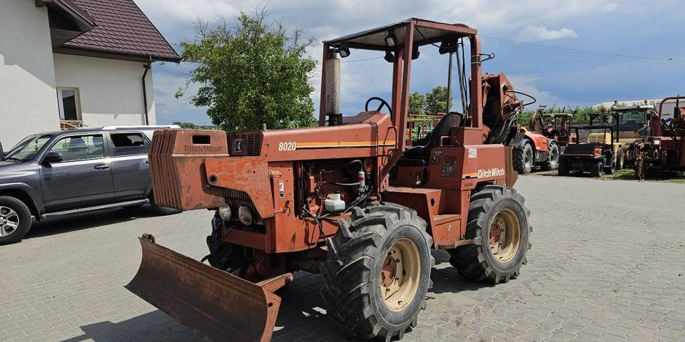 Pługoukładacz wibropług Ditch Witch 8020 układanie kabli światłowód - Градежна машина: слика 2 Pługoukładacz wibropług Ditch Witch 8020 układanie kabli światłowód - Градежна машина: слика 2