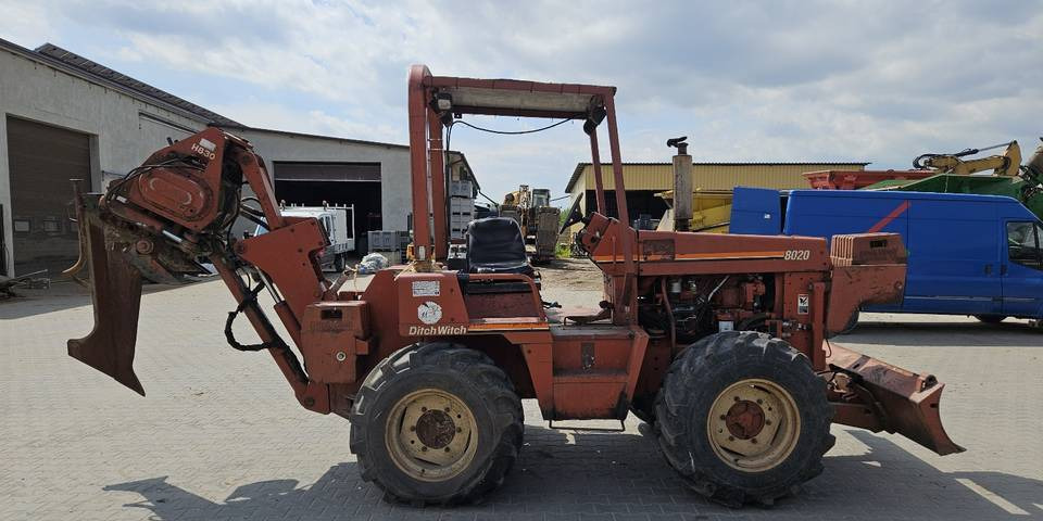 Pługoukładacz wibropług Ditch Witch 8020 układanie kabli światłowód - Градежна машина: слика 5 Pługoukładacz wibropług Ditch Witch 8020 układanie kabli światłowód - Градежна машина: слика 5