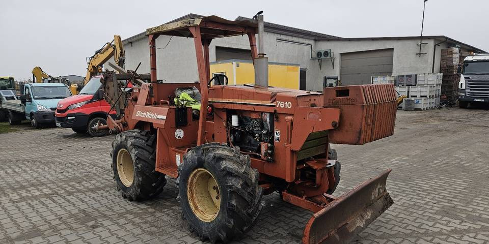 Koparka łańcuchowa Ditch Witch 7610 - Багер на тркала: слика 4 Koparka łańcuchowa Ditch Witch 7610 - Багер на тркала: слика 4