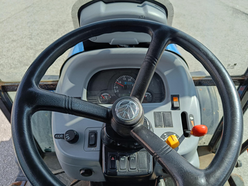 Трактор New Holland Boomer 40: слика 11 Трактор New Holland Boomer 40: слика 11