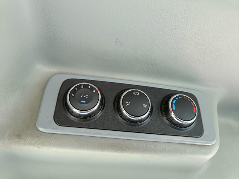 Трактор New Holland Boomer 40: слика 14 Трактор New Holland Boomer 40: слика 14