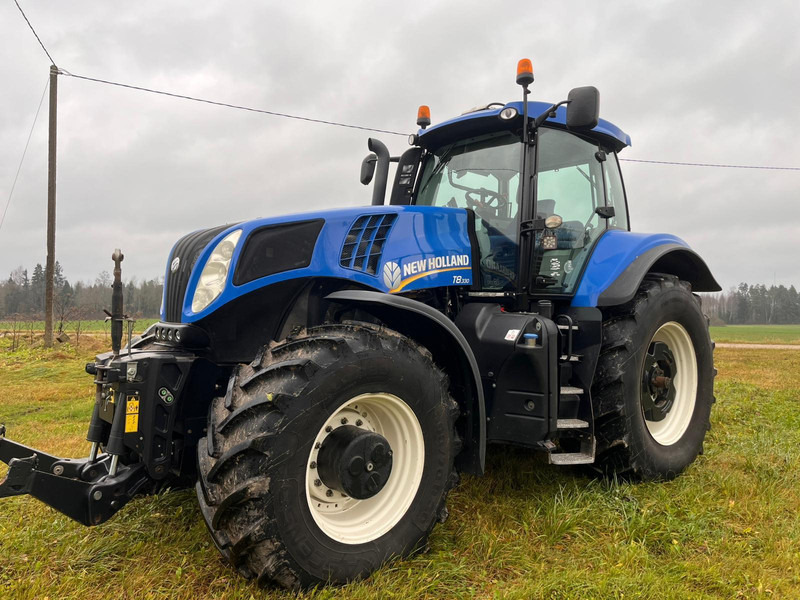 New Holland T8.330 - Трактор: слика 2 New Holland T8.330 - Трактор: слика 2