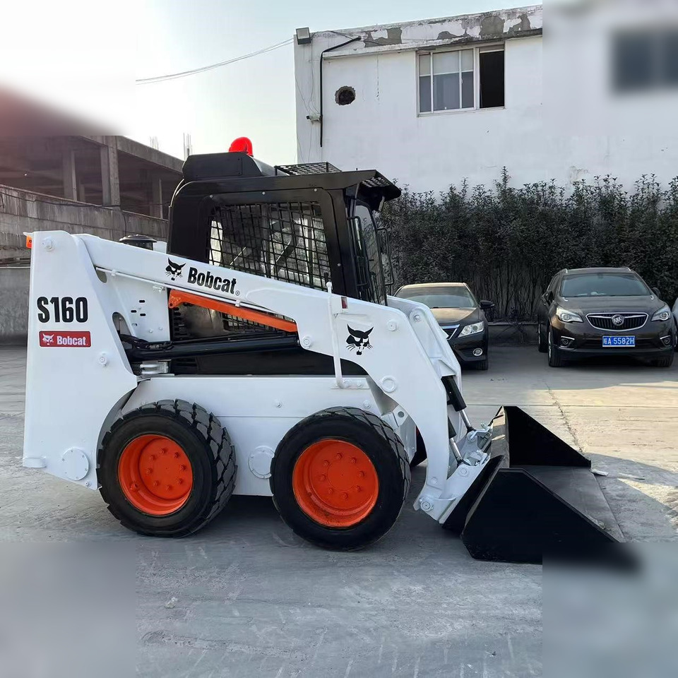 BOBCAT S160 - Компактен натоварувач: слика 2 BOBCAT S160 - Компактен натоварувач: слика 2