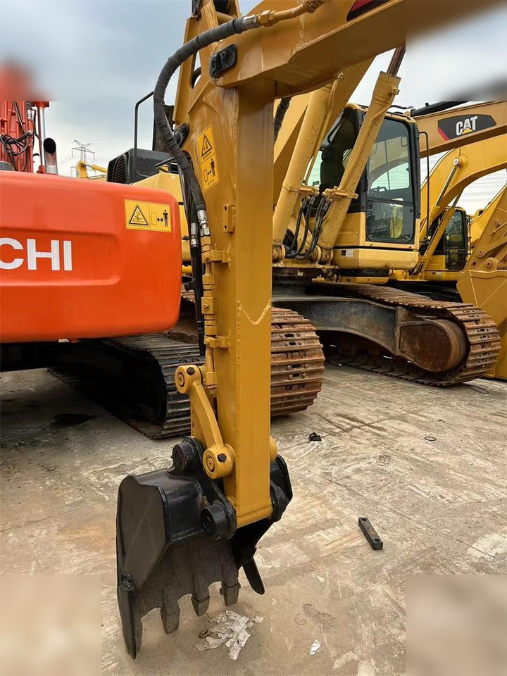 CATERPILLAR 303C CR - Мини багер: слика 2 CATERPILLAR 303C CR - Мини багер: слика 2