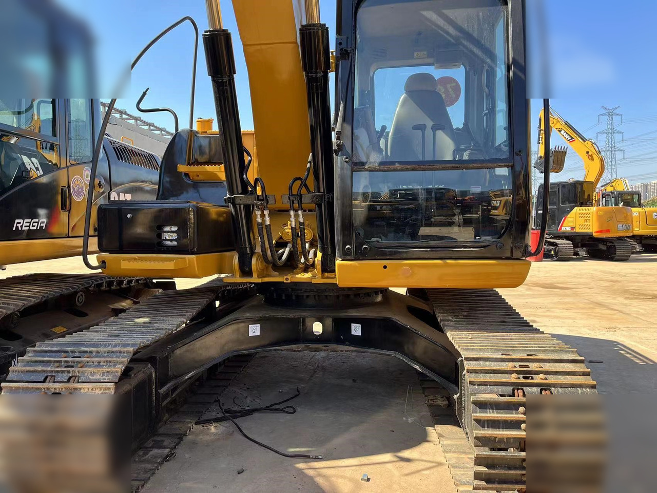 CATERPILLAR 312D - Багер гасеничар: слика 2 CATERPILLAR 312D - Багер гасеничар: слика 2