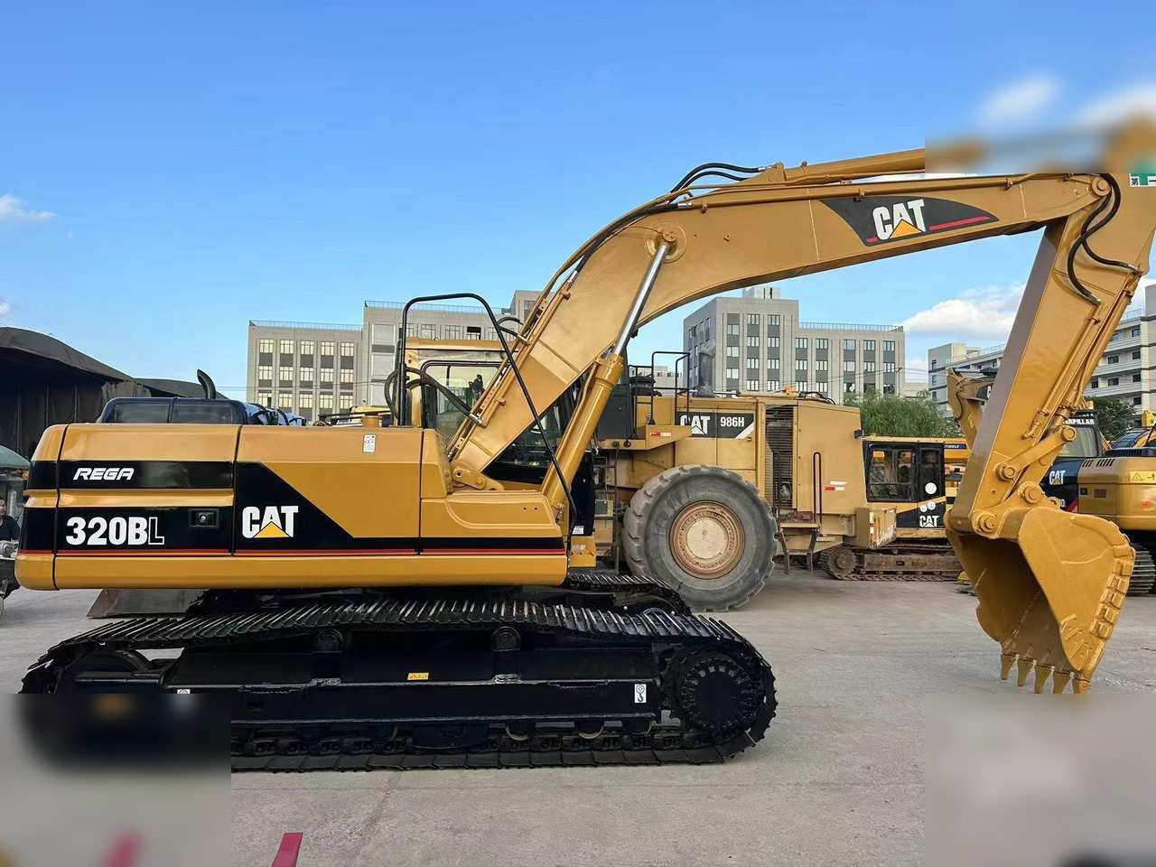 CATERPILLAR 320BL - Багер гасеничар: слика 5 CATERPILLAR 320BL - Багер гасеничар: слика 5