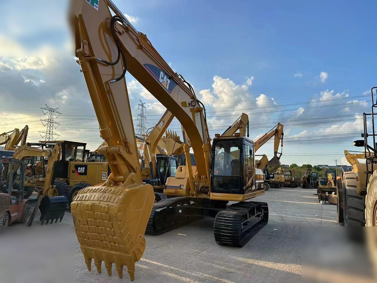 CATERPILLAR 320BL - Багер гасеничар: слика 1 CATERPILLAR 320BL - Багер гасеничар: слика 1
