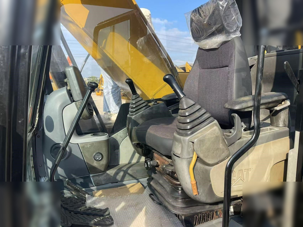 CATERPILLAR 320D - Багер гасеничар: слика 5 CATERPILLAR 320D - Багер гасеничар: слика 5