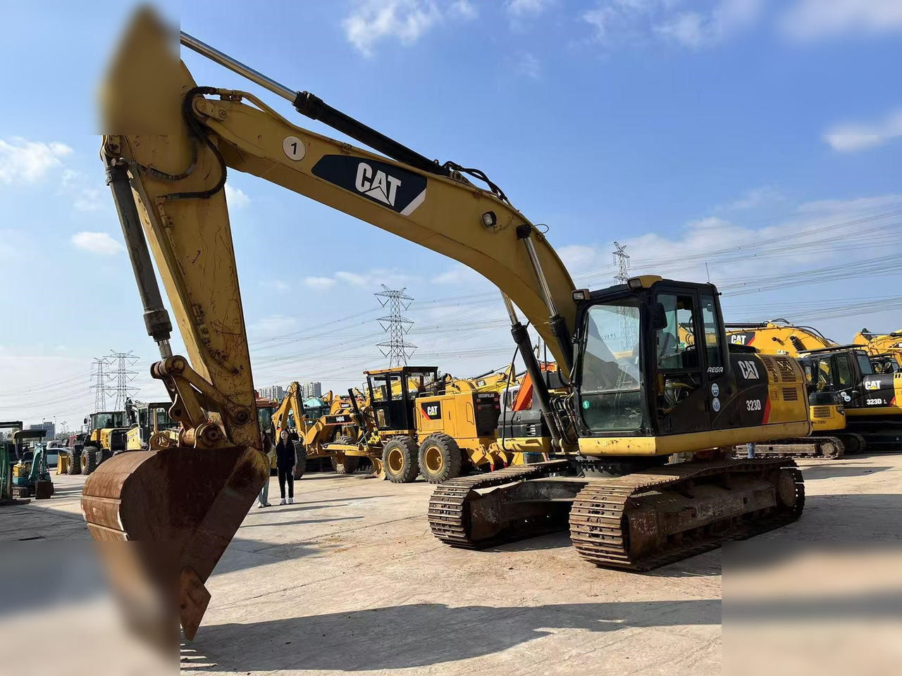 CATERPILLAR 323D - Багер гасеничар: слика 2 CATERPILLAR 323D - Багер гасеничар: слика 2
