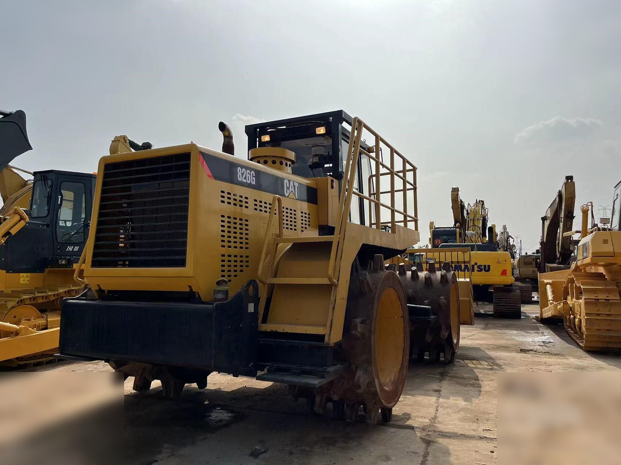 CATERPILLAR 826G - Компактор: слика 2 CATERPILLAR 826G - Компактор: слика 2