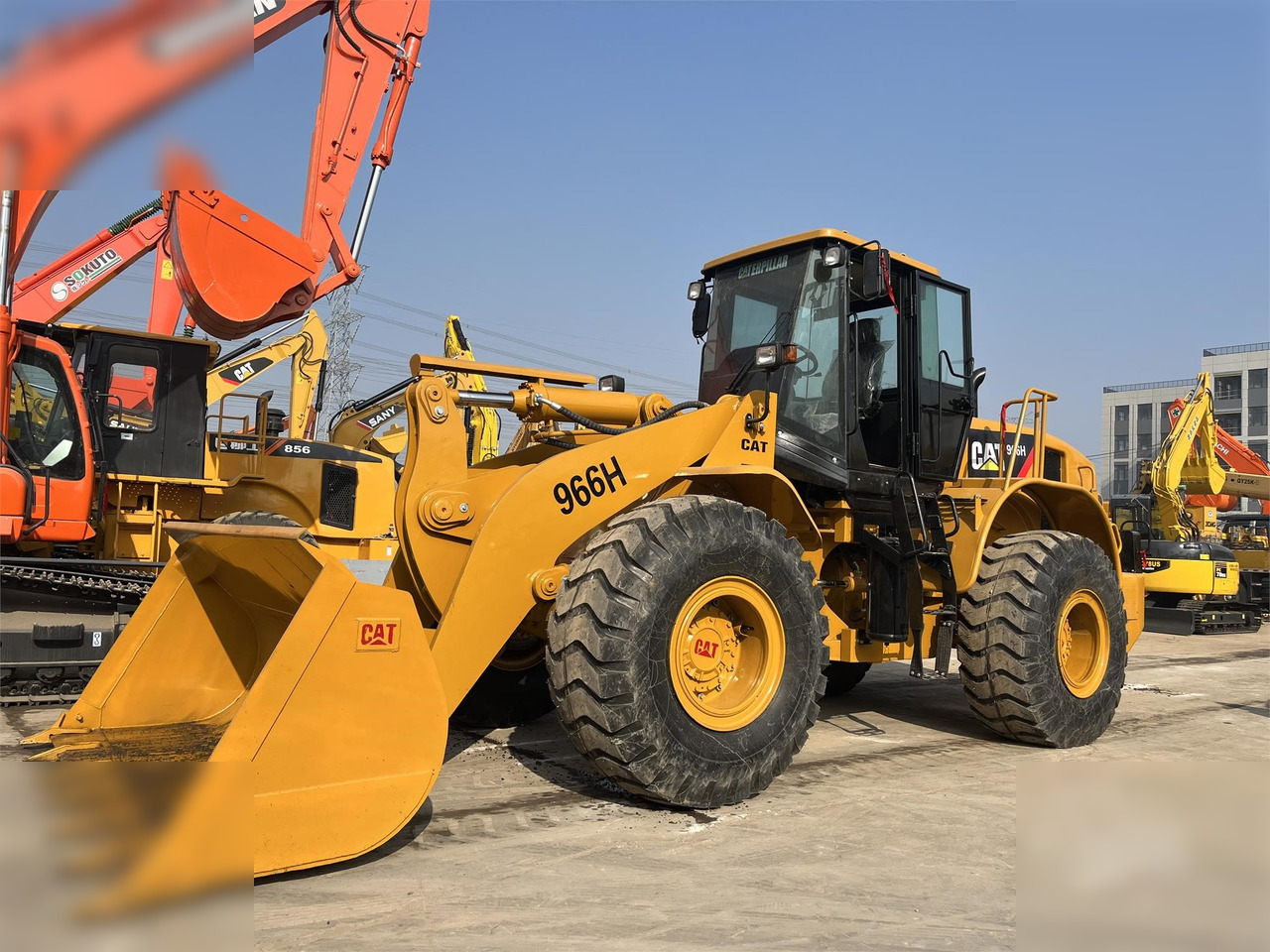 CATERPILLAR 966H - Натоварувач на тркала: слика 4 CATERPILLAR 966H - Натоварувач на тркала: слика 4