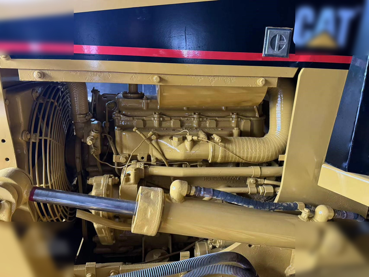 CATERPILLAR D4C - Булдожер: слика 4 CATERPILLAR D4C - Булдожер: слика 4
