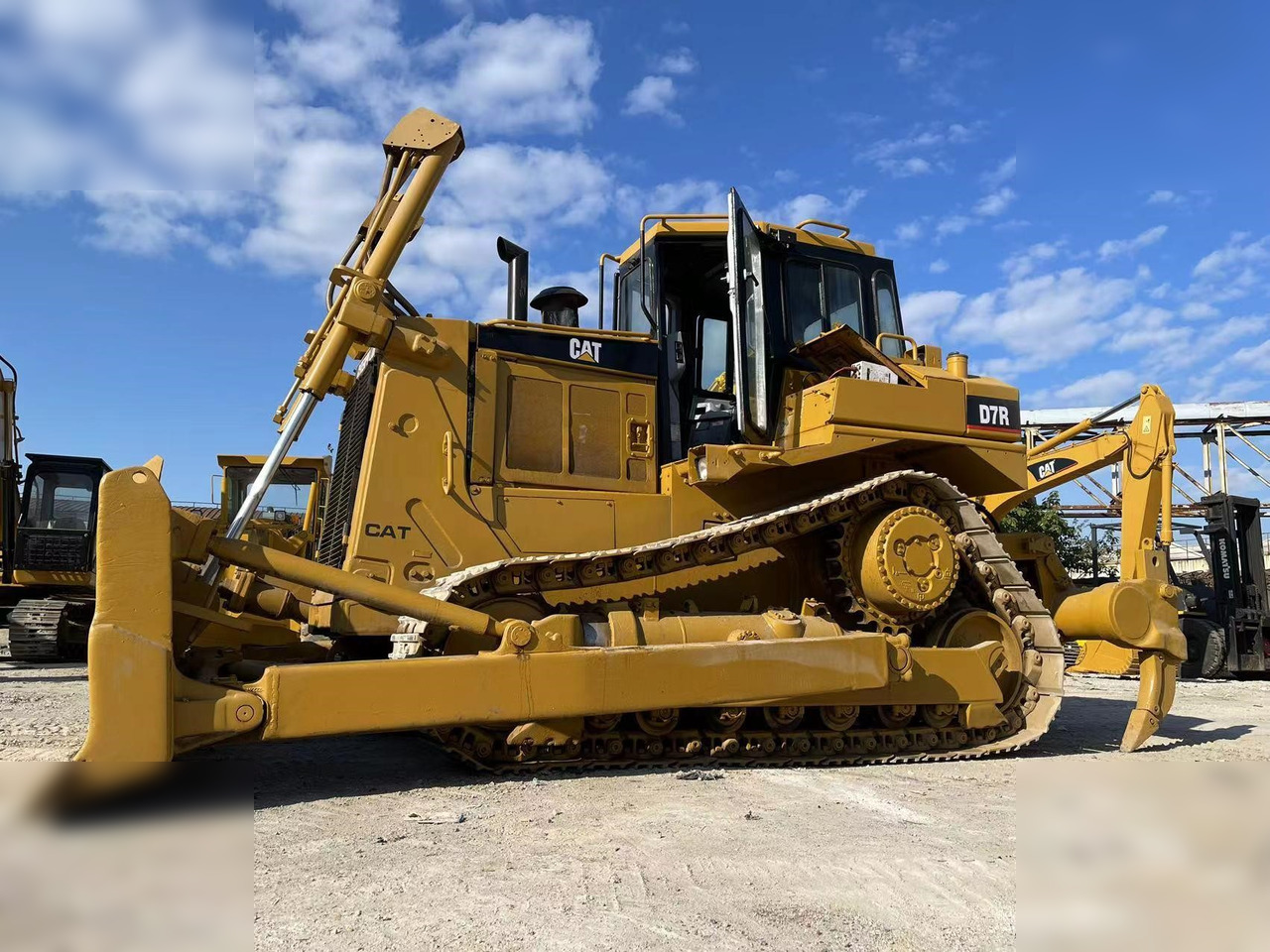 CATERPILLAR D7R II - Булдожер: слика 3 CATERPILLAR D7R II - Булдожер: слика 3