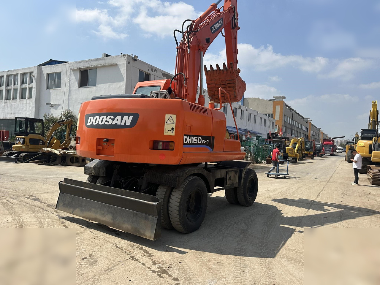 DOOSAN DH150W-7 - Багер на тркала: слика 3 DOOSAN DH150W-7 - Багер на тркала: слика 3