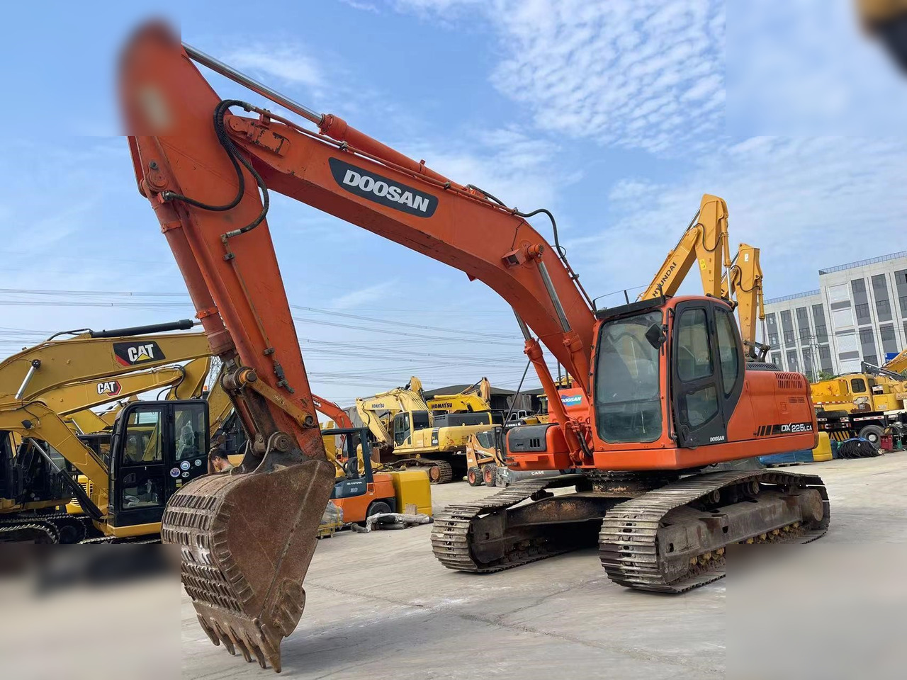 DOOSAN DX225 LCA - Багер гасеничар: слика 1 DOOSAN DX225 LCA - Багер гасеничар: слика 1