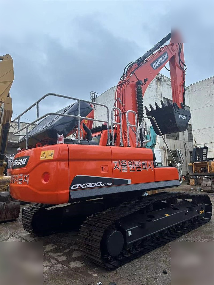 DOOSAN DX300 LC-9C - Багер гасеничар: слика 1 DOOSAN DX300 LC-9C - Багер гасеничар: слика 1