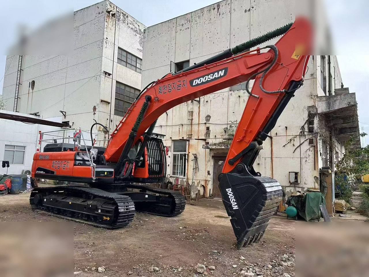 DOOSAN DX340 LC - Багер гасеничар: слика 2 DOOSAN DX340 LC - Багер гасеничар: слика 2