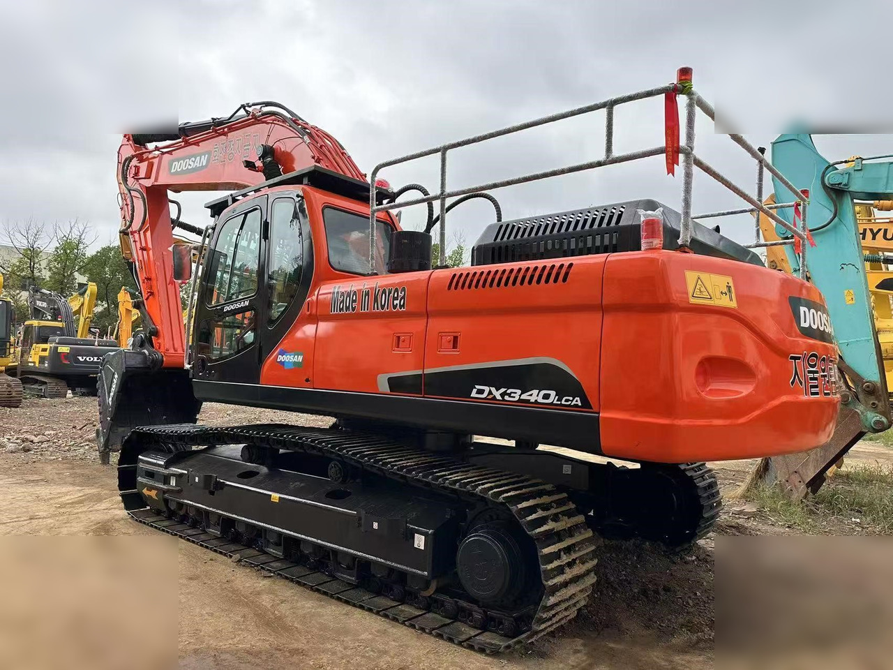 DOOSAN DX340 LCA - Багер гасеничар: слика 1 DOOSAN DX340 LCA - Багер гасеничар: слика 1