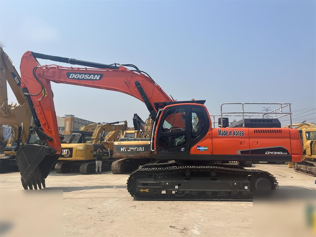 DOOSAN DX340 LCA - Багер гасеничар: слика 1 DOOSAN DX340 LCA - Багер гасеничар: слика 1