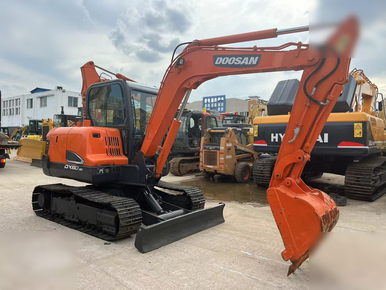 DOOSAN DX60-9C - Багер гасеничар: слика 1 DOOSAN DX60-9C - Багер гасеничар: слика 1