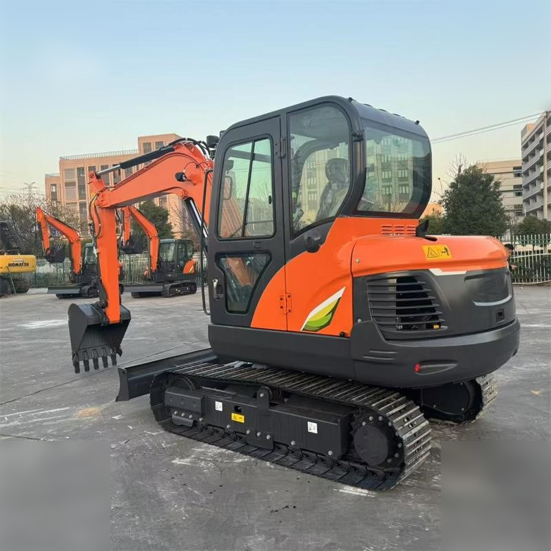 DOOSAN DX60E-10N - Багер гасеничар: слика 1 DOOSAN DX60E-10N - Багер гасеничар: слика 1