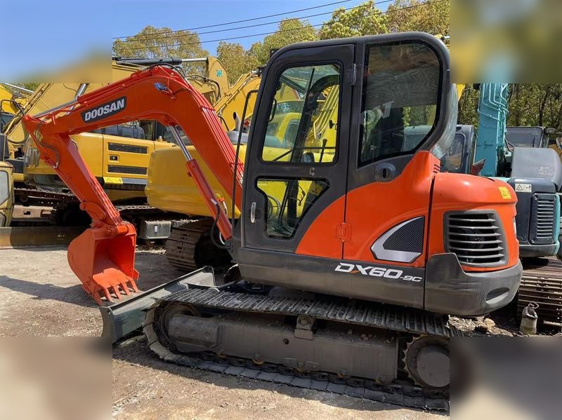 DOOSAN DX60E-9C - Мини багер: слика 1 DOOSAN DX60E-9C - Мини багер: слика 1