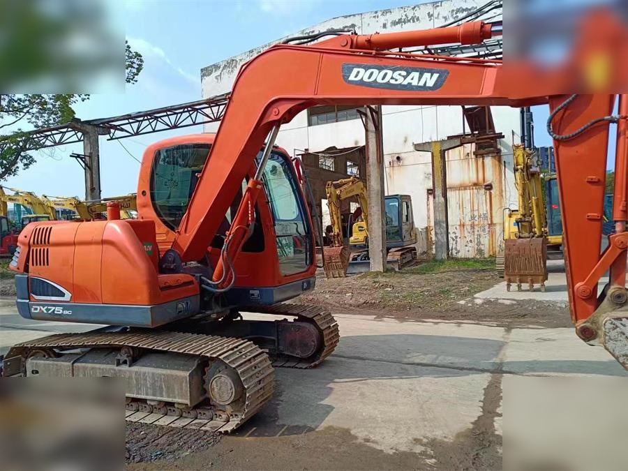 DOOSAN DX75-9C - Багер гасеничар: слика 2 DOOSAN DX75-9C - Багер гасеничар: слика 2
