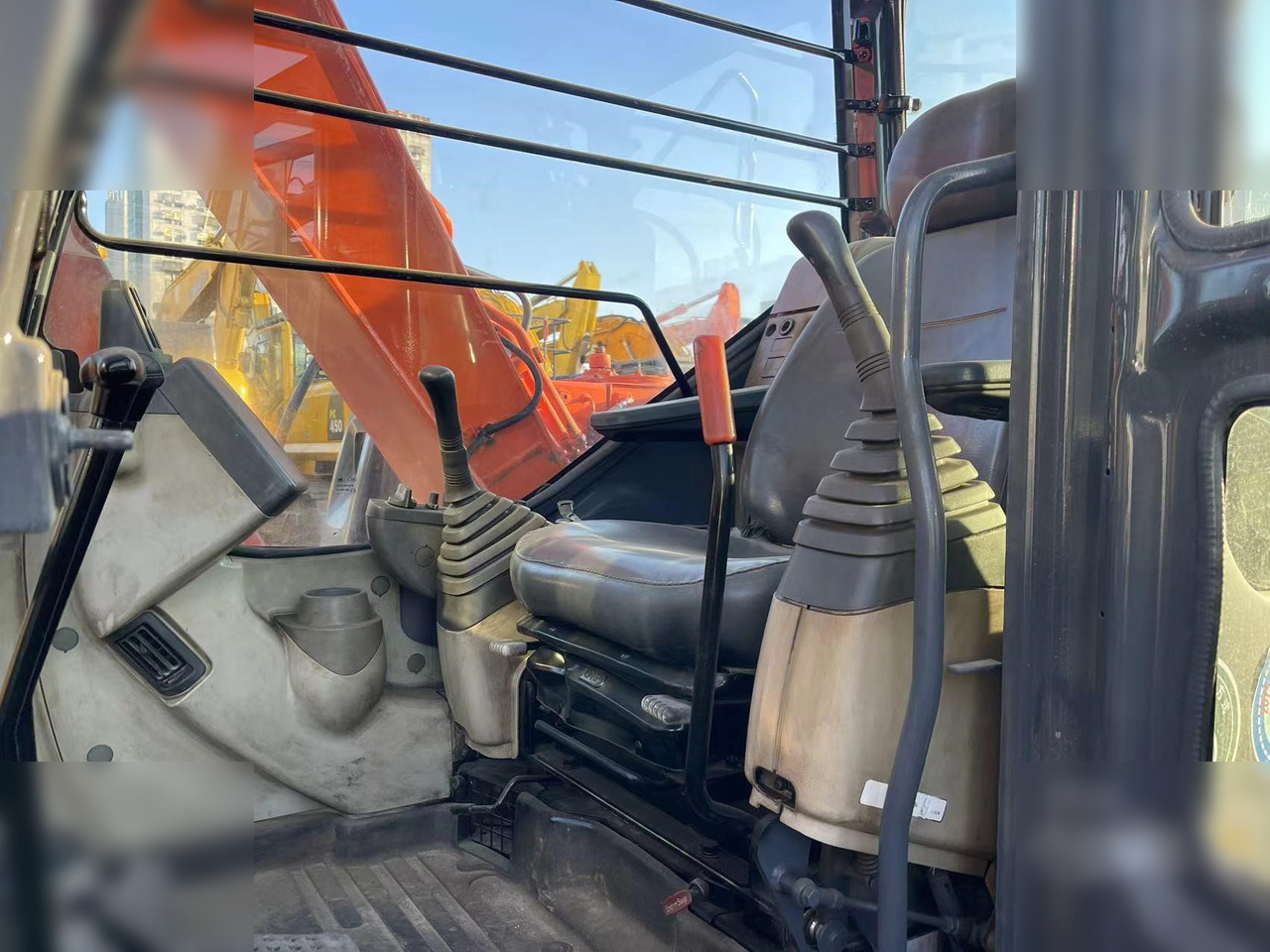 HITACHI ZX70 - Багер гасеничар: слика 4 HITACHI ZX70 - Багер гасеничар: слика 4