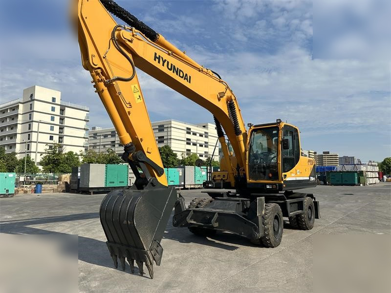 HYUNDAI ROBEX 210W-9 - Багер на тркала: слика 4 HYUNDAI ROBEX 210W-9 - Багер на тркала: слика 4