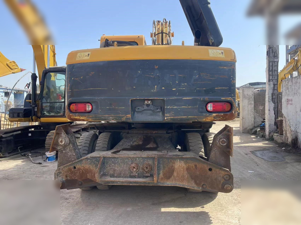 HYUNDAI ROBEX 210W-9 - Багер на тркала: слика 4 HYUNDAI ROBEX 210W-9 - Багер на тркала: слика 4