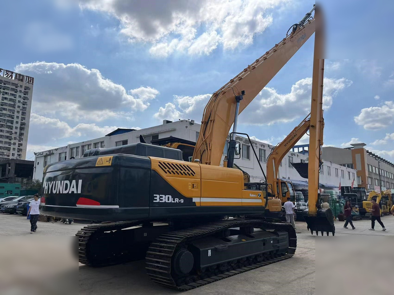 HYUNDAI ROBEX 330 LC-9S - Багер за уривање: слика 2 HYUNDAI ROBEX 330 LC-9S - Багер за уривање: слика 2