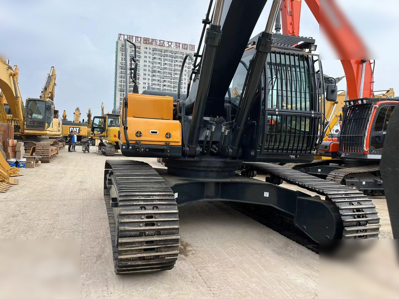 HYUNDAI ROBEX 330 LC-9S - Багер гасеничар: слика 3 HYUNDAI ROBEX 330 LC-9S - Багер гасеничар: слика 3