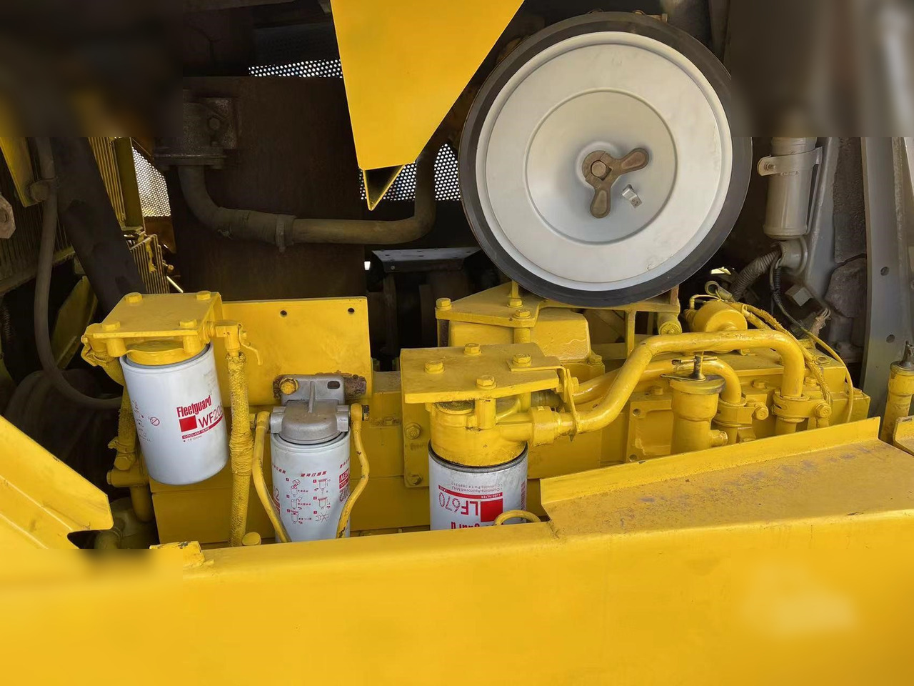Булдожер KOMATSU D155AX-3: слика 9