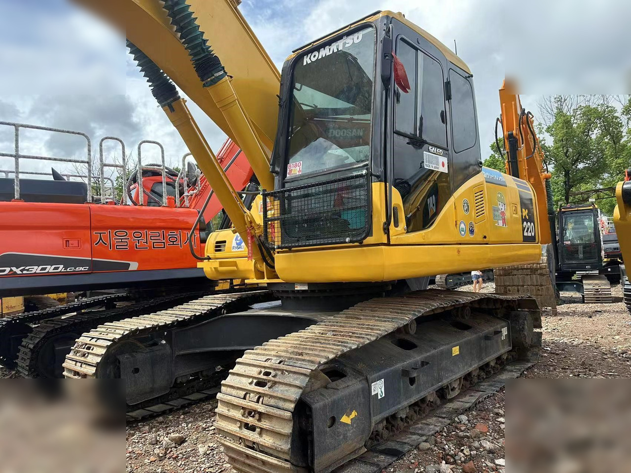 KOMATSU PC220-7 - Багер гасеничар: слика 3 KOMATSU PC220-7 - Багер гасеничар: слика 3