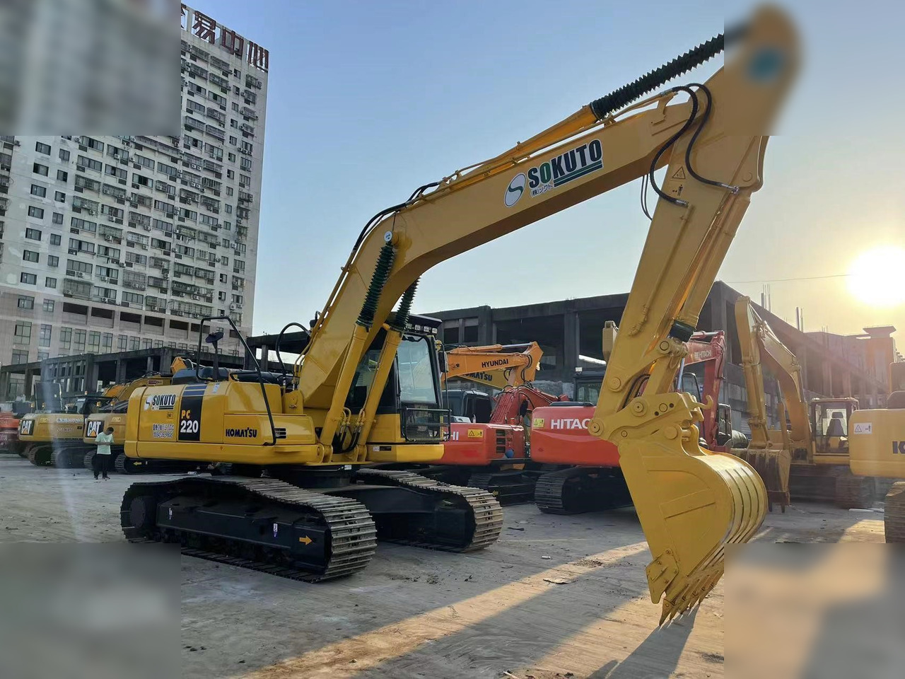 KOMATSU PC220-8 - Багер гасеничар: слика 2 KOMATSU PC220-8 - Багер гасеничар: слика 2