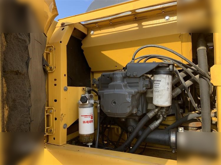 KOMATSU PC220-8N1 - Багер гасеничар: слика 3 KOMATSU PC220-8N1 - Багер гасеничар: слика 3