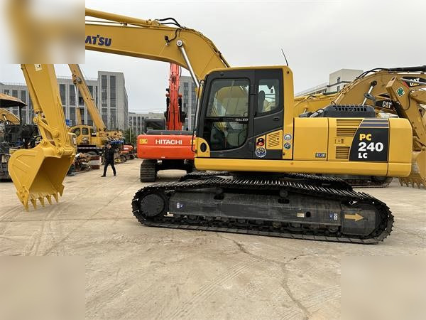 KOMATSU PC240 LC-8 - Багер гасеничар: слика 1 KOMATSU PC240 LC-8 - Багер гасеничар: слика 1