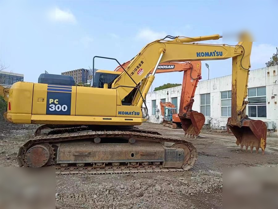 KOMATSU PC300-7 - Багер гасеничар: слика 1 KOMATSU PC300-7 - Багер гасеничар: слика 1